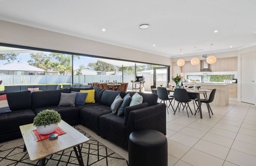 Callala Beach House | Albatross — a high set to ensure a perfect view
