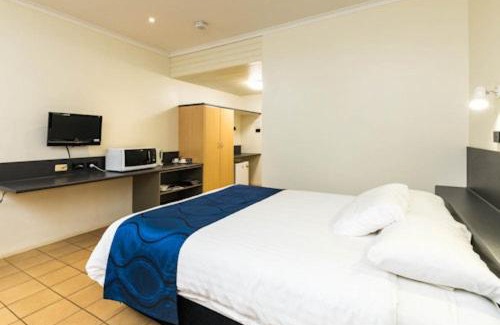 Trunding Hotel | Albatross Bay Resort