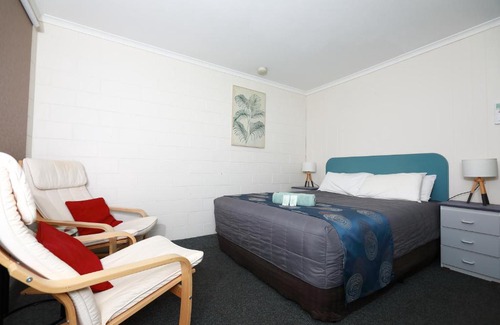 Lakes Entrance Hotel | Albatross Motor Inn