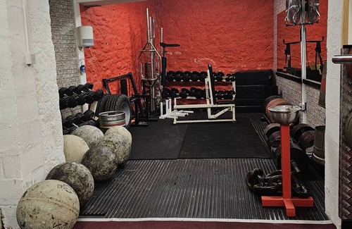Chysauster Apartment | Albert Apartment with free Gym