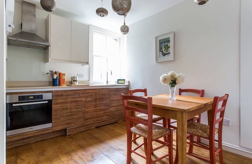 Battersea Apartment | Albert Bridge Road II by onefinestay