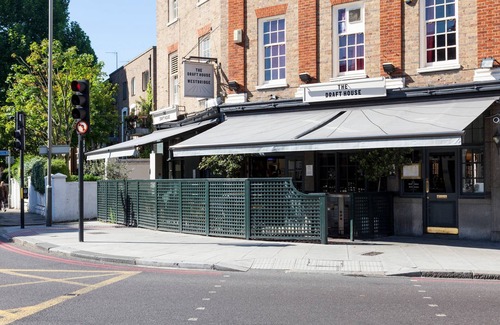 Battersea Apartment | Albert Bridge Road II by onefinestay