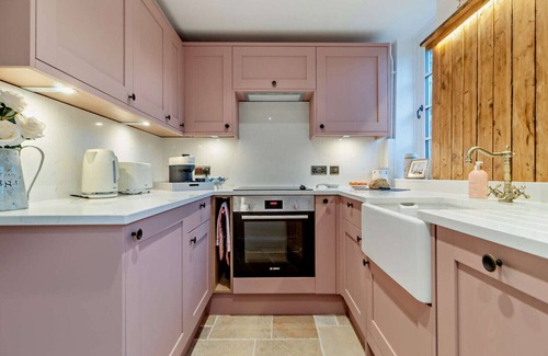 Saxmundham House | Alde End Cottage - One Bedroom House, Sleeps 2