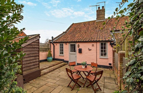 Saxmundham House | Alde End Cottage - One Bedroom House, Sleeps 2