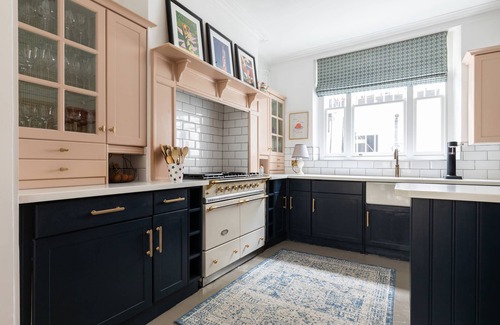 Warwick Apartment | Alderney Street V by onefinestay