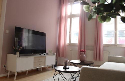 Mitte Apartment | Aldstadt 2,5 Room Modern Elite Location Balcony
