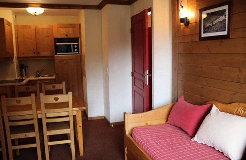 Val Cenis Apartment | ALE217 : Apartment for 6 people at the foot of the slopes with swimming pool