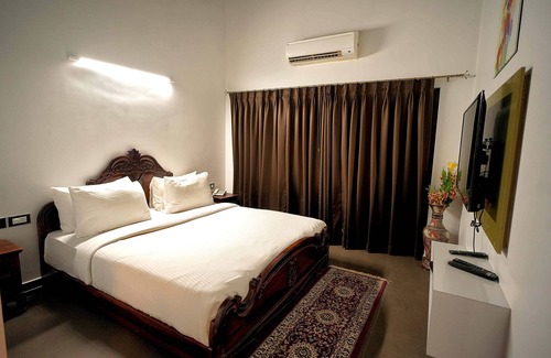 Dona Paula Villa | Alekhya Suites