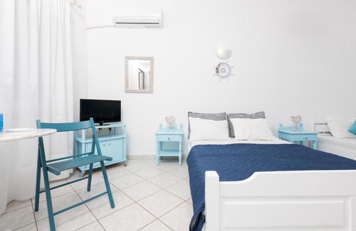 Chrisi Akti Hotel | Alekos Studios