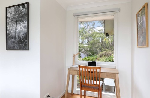 Blackheath House | Alencon | Charming home with 2 Fireplaces in a bush setting