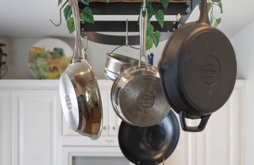 Oak Creek House | Alevera Suites – Stylish 3BR Home with Presidential Suites & Cozy Fire Pit Patio