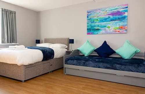 Gosforth Apartment | Alexander Apartments Studios