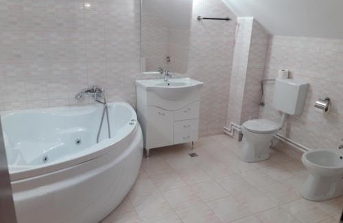 Deva House | Alexander House