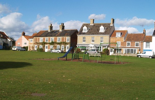 Walberswick Cottage | Alexandra Place 3 bedroom self catering holiday let for parties up to 5