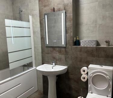Sector 4 Apartment | AlexHome lux apartment 27 free parking