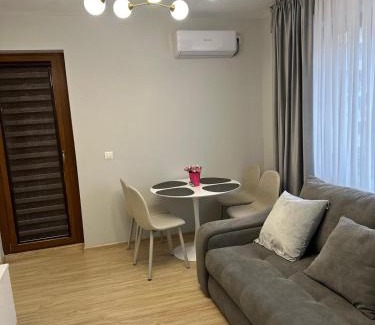 Sector 4 Apartment | AlexHome lux apartment 27 free parking