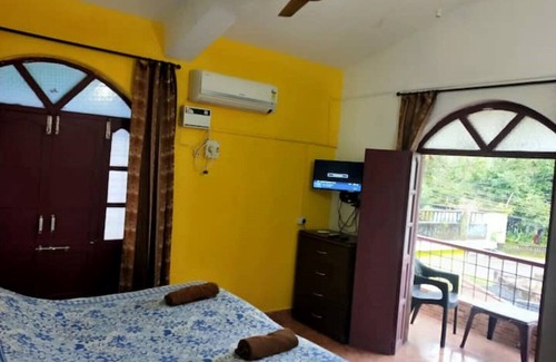 Candolim Hotel | Alexmarie Holiday Home (1) nr Candolim Beach