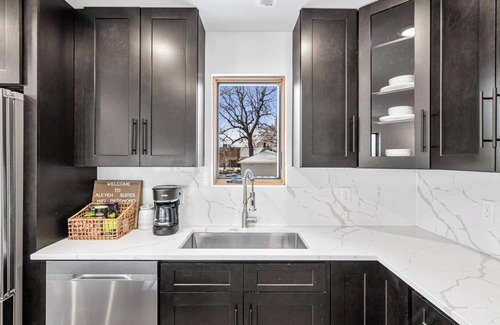 Downtown West Apartment | Aleyeh Suites Main Floor Unit 2