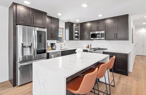 Downtown West Apartment | Aleyeh Suites Main Floor Unit 2