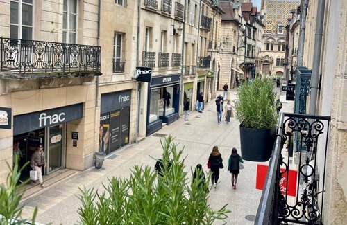 Dijon Centre Ville House | Alfred Suites is an elegant, upscale residence ideally located in the vibrant he