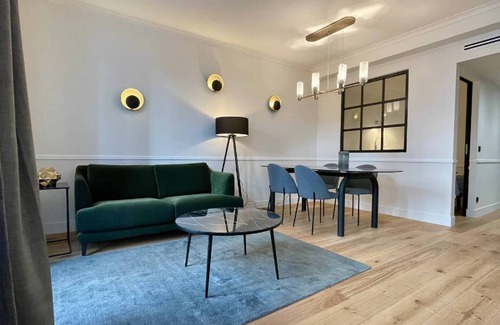 Dijon Centre Ville House | Alfred Suites is an elegant, upscale residence ideally located in the vibrant he