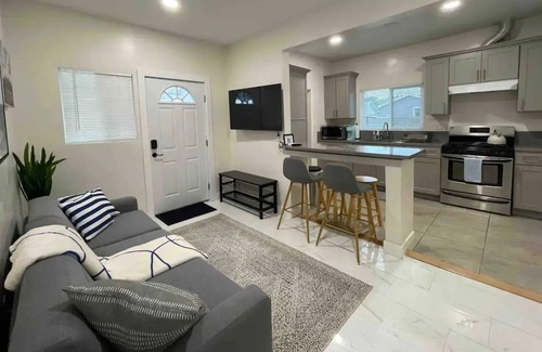 Alhambra House | Alhambra Private Cottagenn