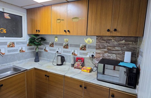 Al Muraqqabat Bed & Breakfast | Alharaki Capsule