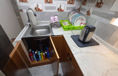 Al Muraqqabat Bed & Breakfast | Alharaki Capsule