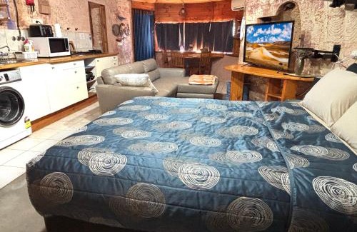 Coober Pedy Apartment | Ali's Underground Studio