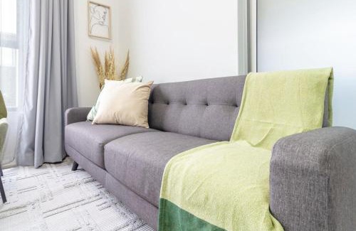 Greater Johannesburg Metropolitan Area Apartment | #AlimamaSpaces Akin's Greenlee Apartment