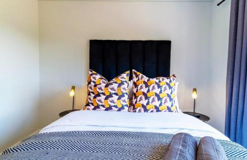 Greater Johannesburg Metropolitan Area Apartment | AlimamaSpaces - Nomthi's Greenlee