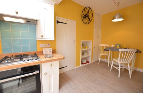 Aldeburgh Cottage | ALINKA, ALDEBURGH, pet friendly in Aldeburgh