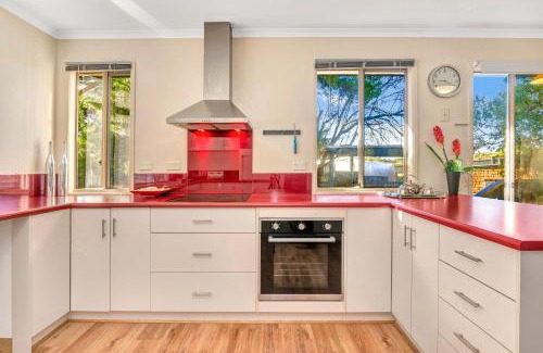 Port Willunga House | All Decked Out - Port Willunga - C21 SouthCoast Holidays