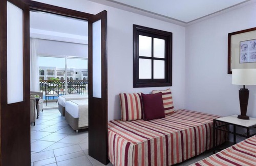 Sharm El Sheikh Hotel | All‑Inclusive Resort l 2 Rooms + Waterslides, Kids’ Club, Spa & Dining Options