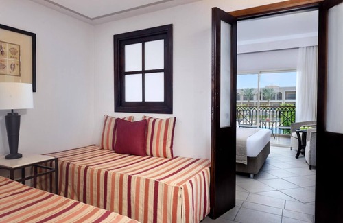 Sharm El Sheikh Hotel | All‑Inclusive Resort l 2 Rooms + Waterslides, Kids’ Club, Spa & Dining Options