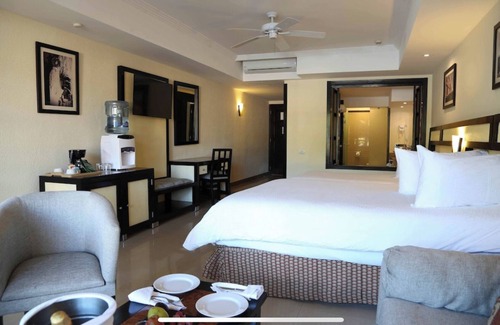 Playacar Fase II Resort | All-Inclusive on the beach with VIP ACCESS Family Rivera Suite !