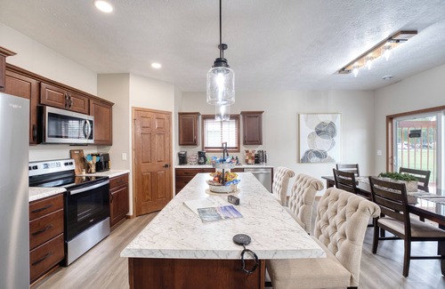Sioux Falls House | ALL NEW in Sioux Falls WHY Stay in a MOTEL! Amazing home 4 amazing guest