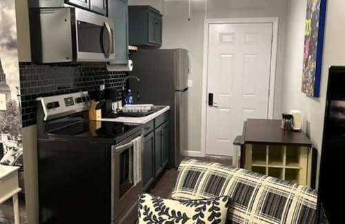 Wallingford Center Apartment | All New Studio apartment in center of town