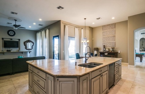 Peoria House | All private SPA Pool, TennisCrt, Shuffle Brd, pingPong, FoosBall,8BDRMs,Piano