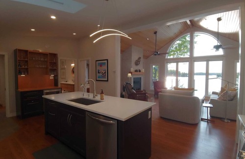 Frontenac Cottage | All season Bedford Lake House with sunset views on Devil Lake