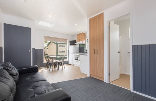 Mildura Cabin | All Seasons Holiday Park