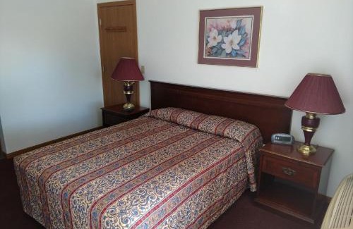 Rock Falls Hotel | All Seasons Motel