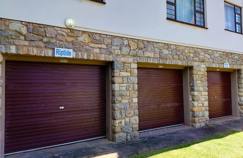 Ramsgate Beach Ski Chalet | All the Tides - Rip Tide