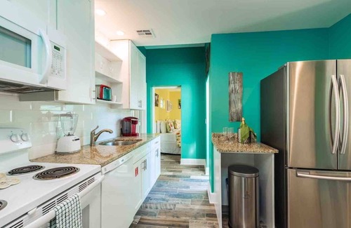 Downtown House | *ALL TOGETHER NOW @ OLD TOWN* Three Homes & Pools + LAST KEY SERVICES…
