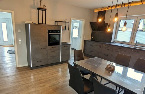Lathen House | Alleinstehendes Ferienhaus mit Überdachter Terrasse
