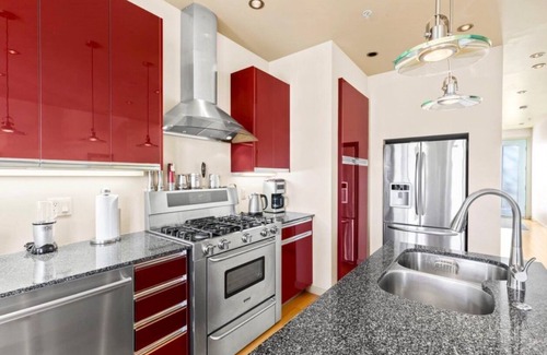 Historic Downtown District Condo | Alley-By Loft: Smack Dab in the Middle of Ashland! Steps from Theaters & Lithia