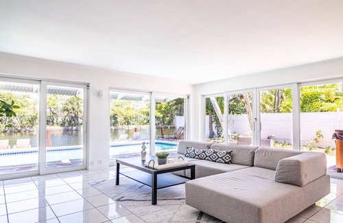 Coral Shores Villa | Allure by the Sea | 4 bdr waterfront home w/pool