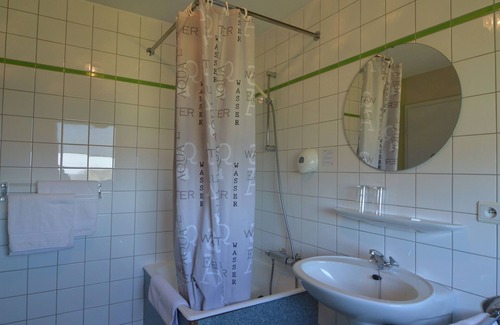 Waimes Cottage | Alluring Cottage in Waimes Robertville with Sauna