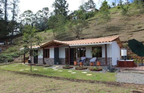 Guarne House | Alma Farm House