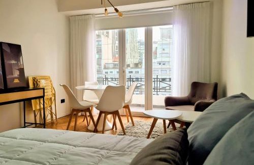 Microcentro Apartment | Alma Obelisco - Departamento con balcón - Vista Obelisco - Centro